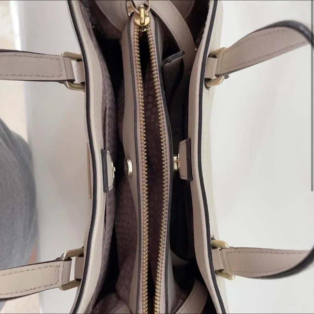 Kate Spade Purse - Picture 2 of 5